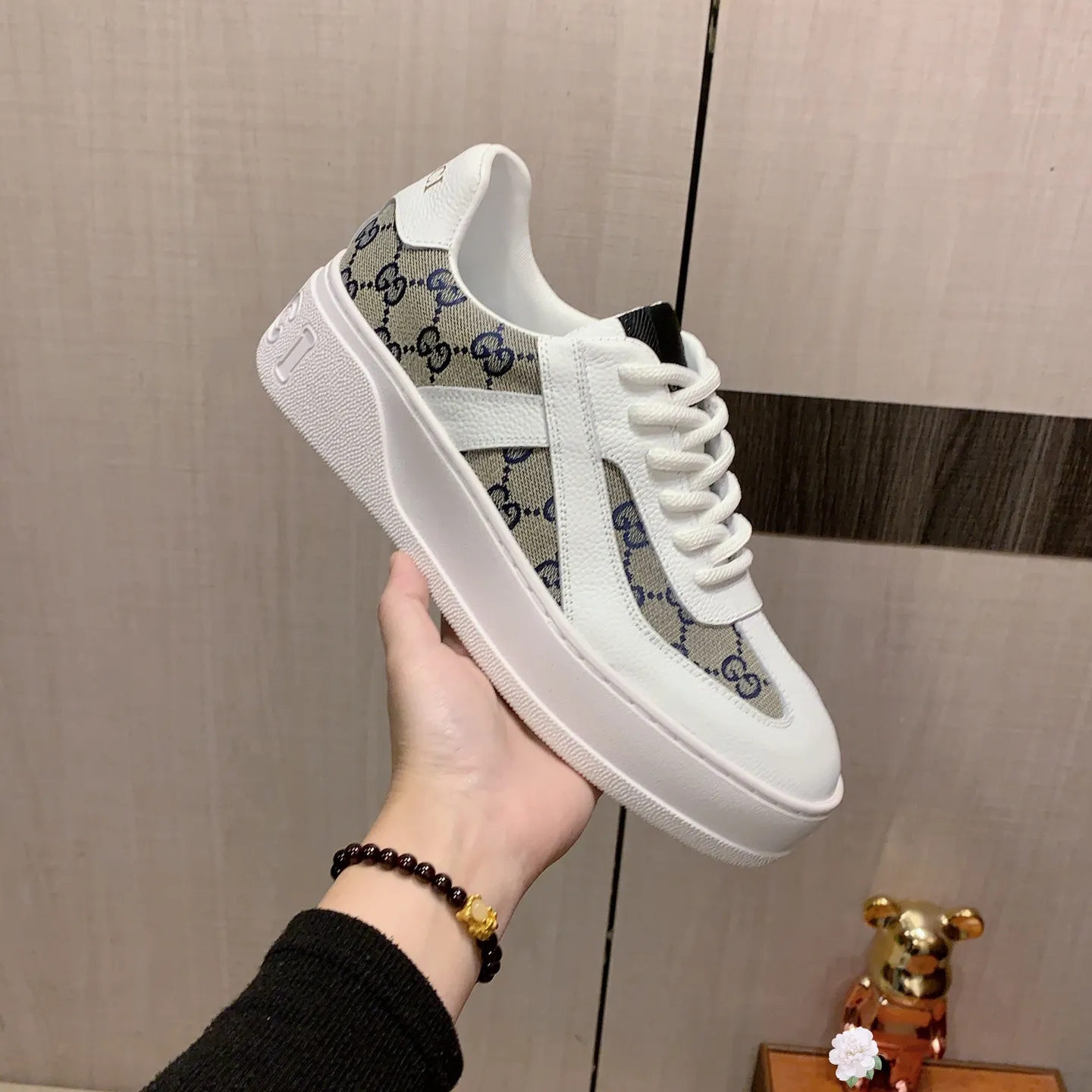 Men's men's shoes💰420💰💰🎩🎩[Lightning][Lightning] "GUCCI*" The latest and most popular casual sports shoes, top brand [seduce] luxury ~ purchasing agent, top quality ~. [Strong] The upper is made of imported breathable cowhide with material ➕ breathable sheepskin feet (•) and fine workmanship. The original stylish and stylish soft rubber wear-resistant and non-slip outsole is light and comfortable on the feet. The real thing looks better when photographed in person. 012: code: 38-44, can be customized to 45, 3️⃣ colors are available